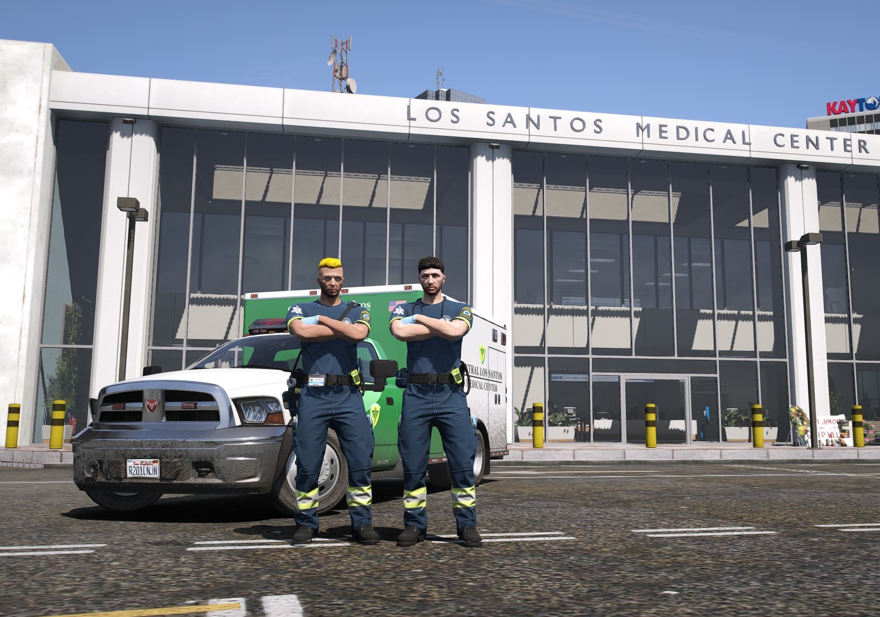 Ambulanza e operatori EMS